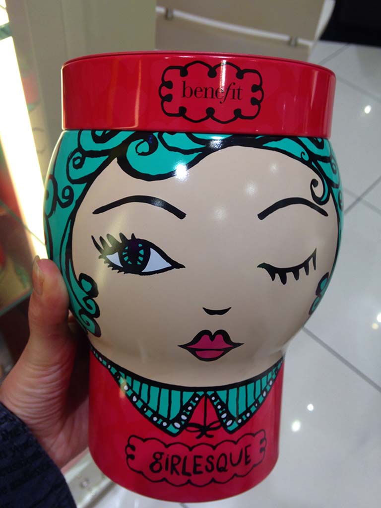 Το αγαπημένο μου εορταστικό beauty kit από την Benefit!