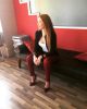 Ανοιξιάτικο classic look με μαύρο blazer και μπορντό κολάν