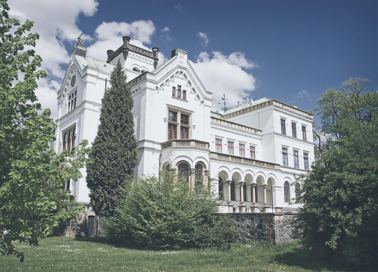 Xplór - Turistický sprievodca: Zámok Trmice - Ústecko