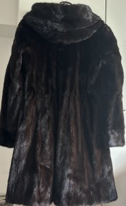 Haină din blană de vizon/nurca făcută la comandă la Flora Năstase măsura M