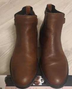 Ghete din piele