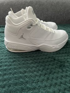Adidași și Geacă “