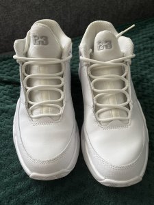 Adidași și Geacă “