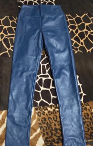 Pantaloni din piele
