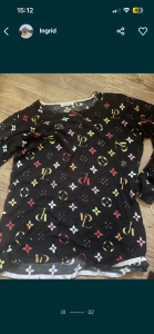 Bluza neagră pentru femei