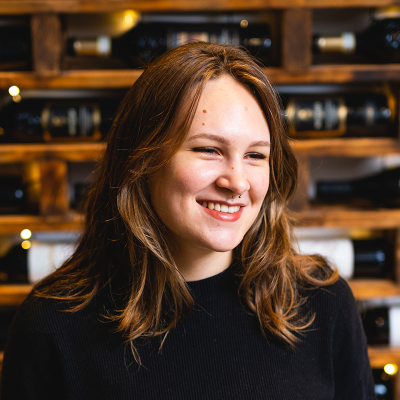 Frouke van Klock | Serving Staff