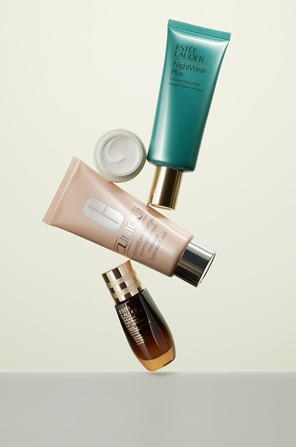 Masker der plejer over natten