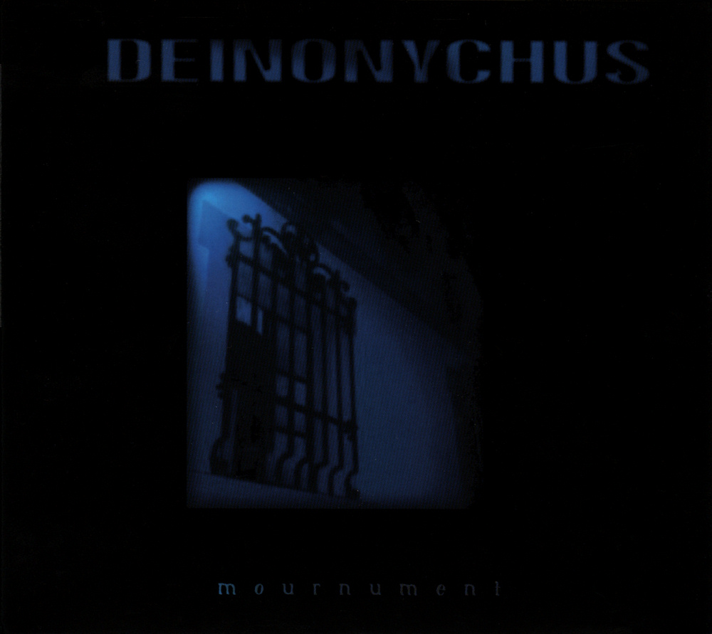Deinonychus - Mournument
