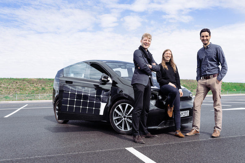 Die Gründer von Sono Motors mit dem Sion